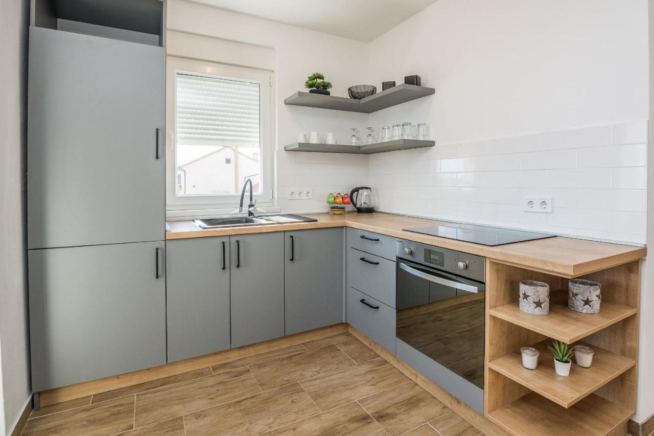 Apartments Pejakovic ヴィル エクステリア 写真