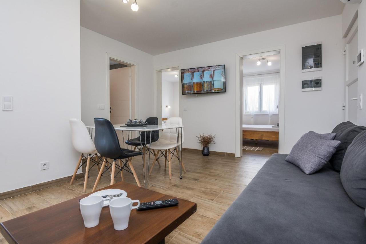 Apartments Pejakovic ヴィル エクステリア 写真